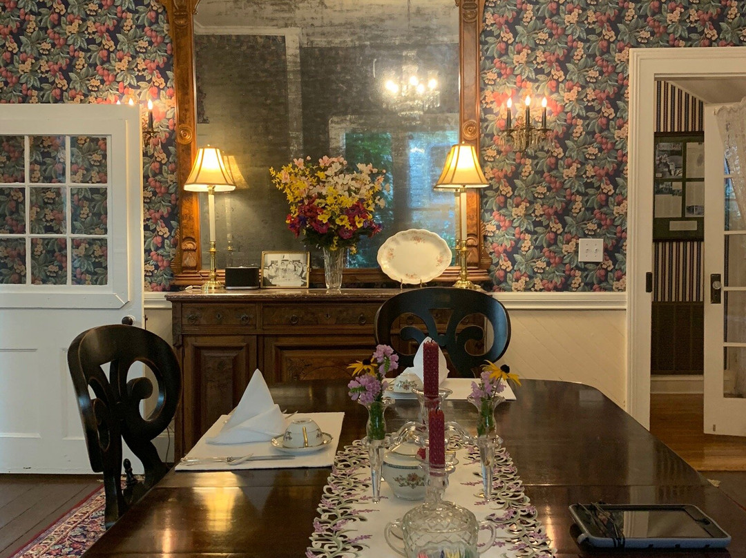 Carrier Houses Bed and Breakfast主图