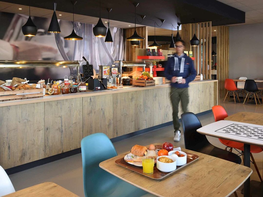 ibis Charleroi Airport Brussels South主图