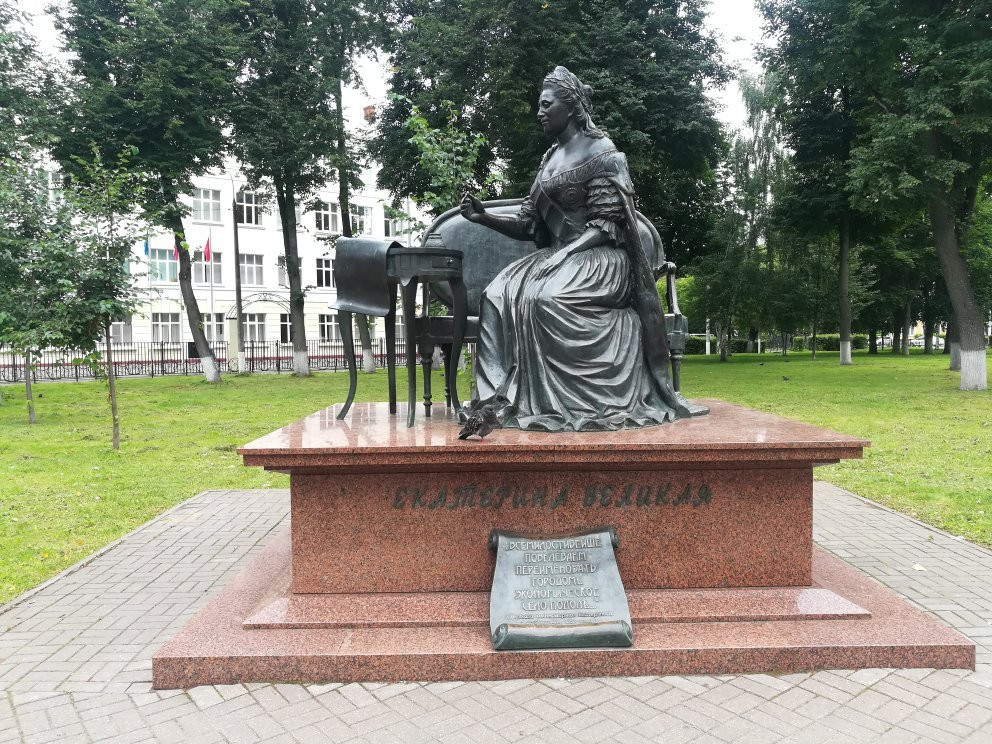 Monument to Catherine the Great-波多利斯克必去景点