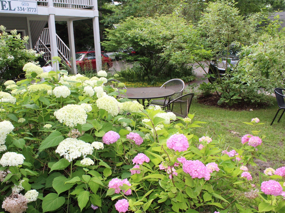 M-22 Inn Glen Arbor主图