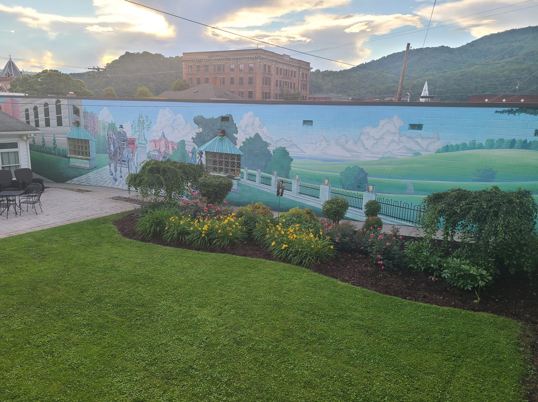 The Guest House Inn on Courthouse Square主图