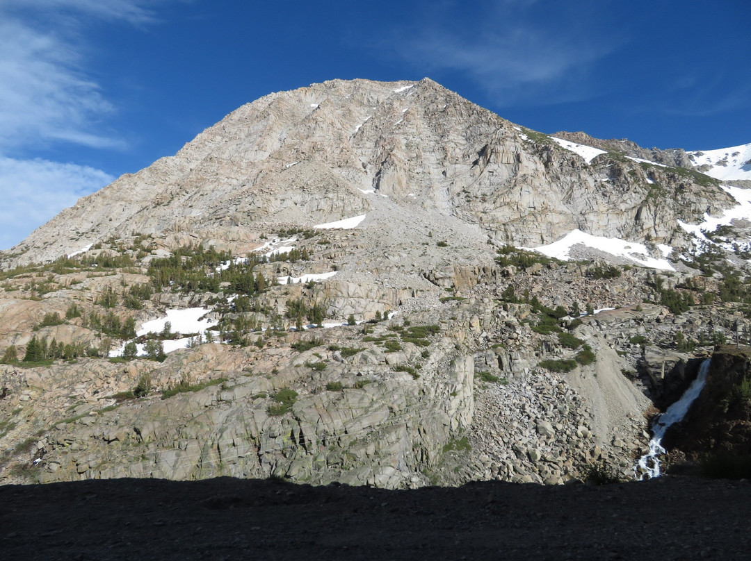 Tioga pass waterfall-利韦宁必去景点