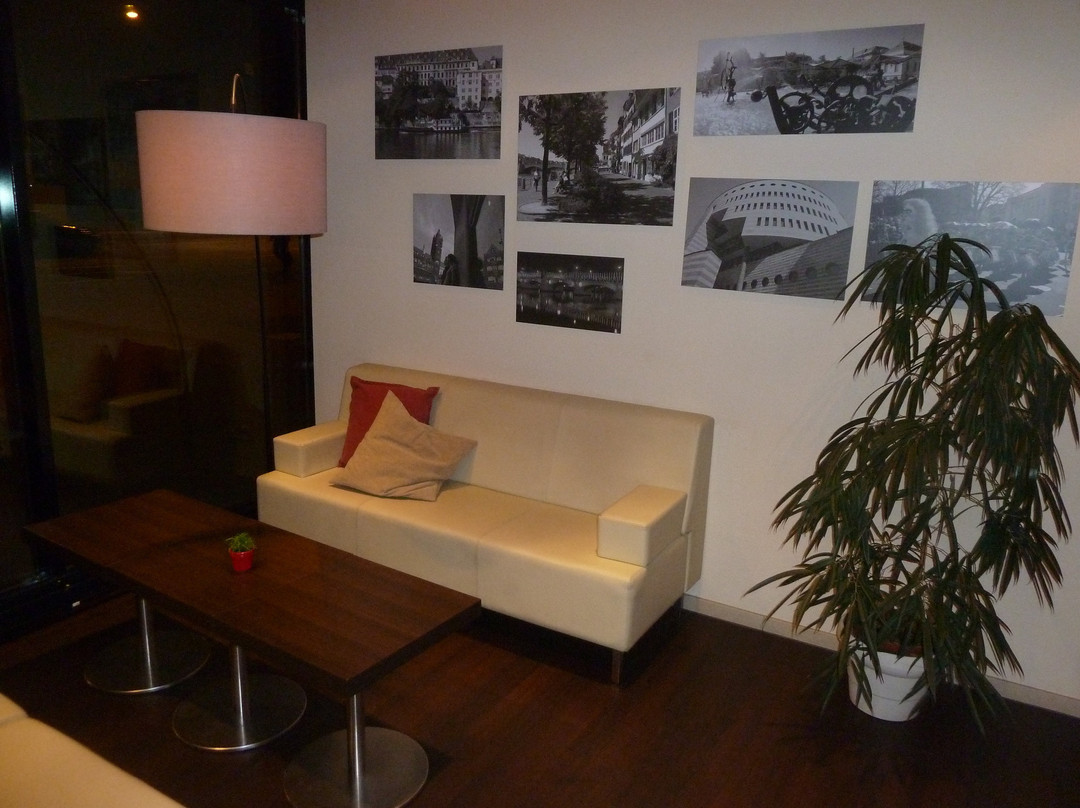 宜必思巴塞尔班霍夫酒店主图