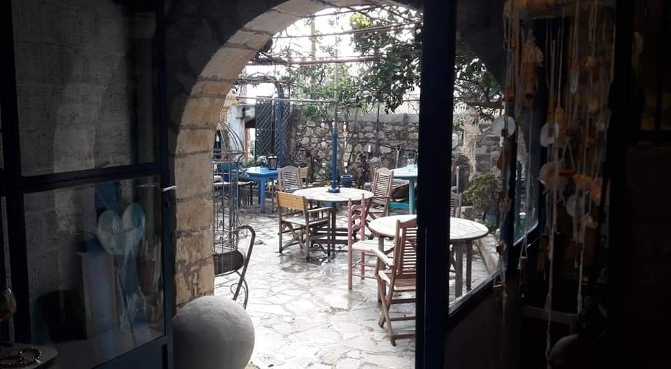 J & J Art Works Gallery-Tala必去景点