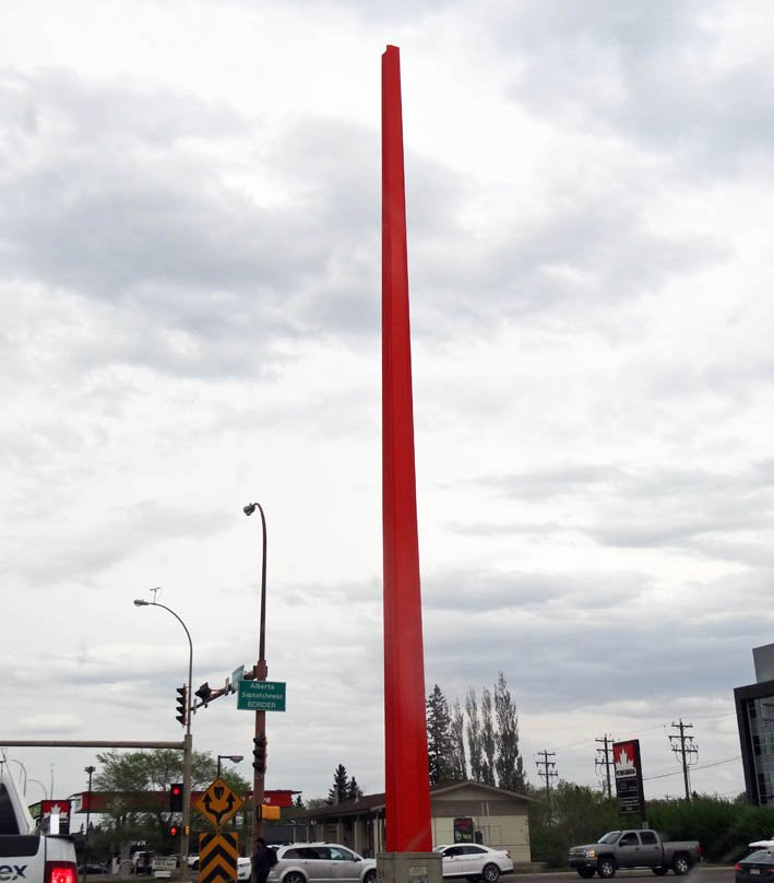 Border Markers-劳埃德明斯特必去景点