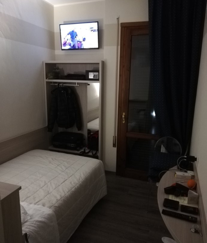 Home Hotel主图