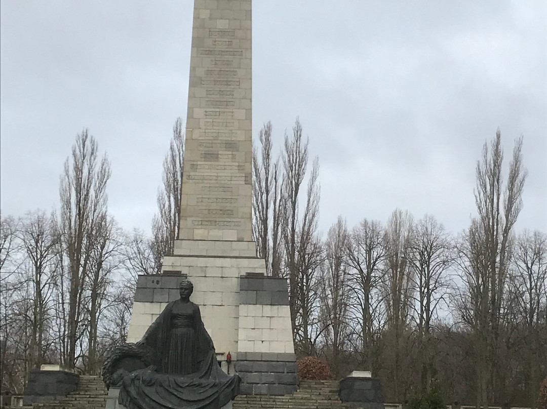Sowjetisches Ehrenmal Schönholzer Heide-柏林必去景点