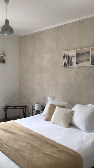 乐厄隆酒店主图