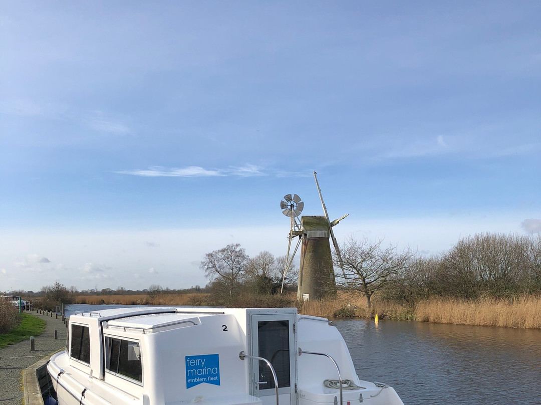 Ferry Marina Day Cruises景点图片