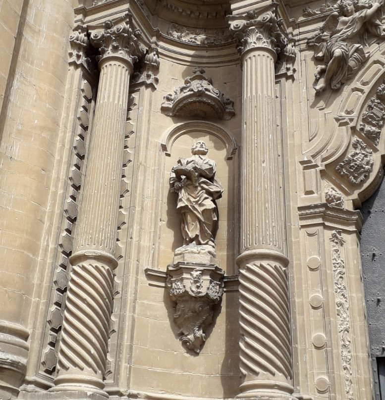 Iglesia de Santa Maria La Mayor景点图片