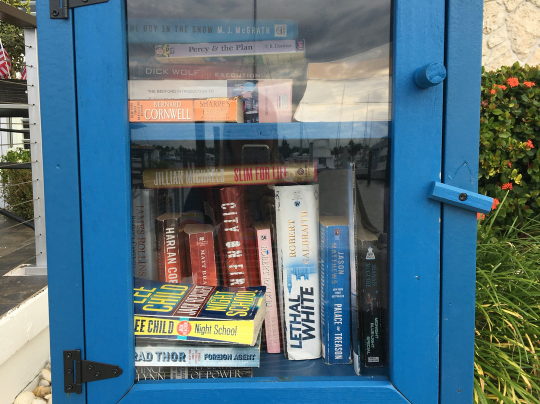 Cove Inn on Naples Bay主图