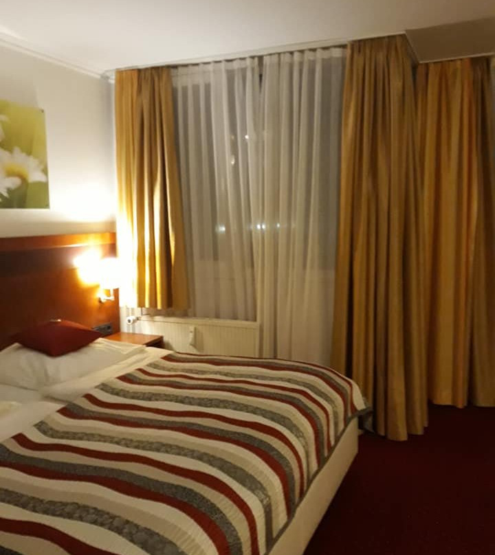 Hotel Rosenpark Laurensberg主图