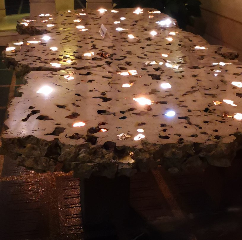 Crown Victoria Hotel主图