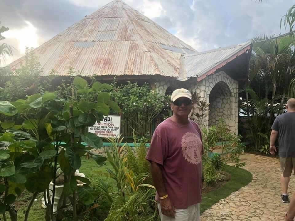 One Love Bus Bar Crawl-内格里尔必去景点