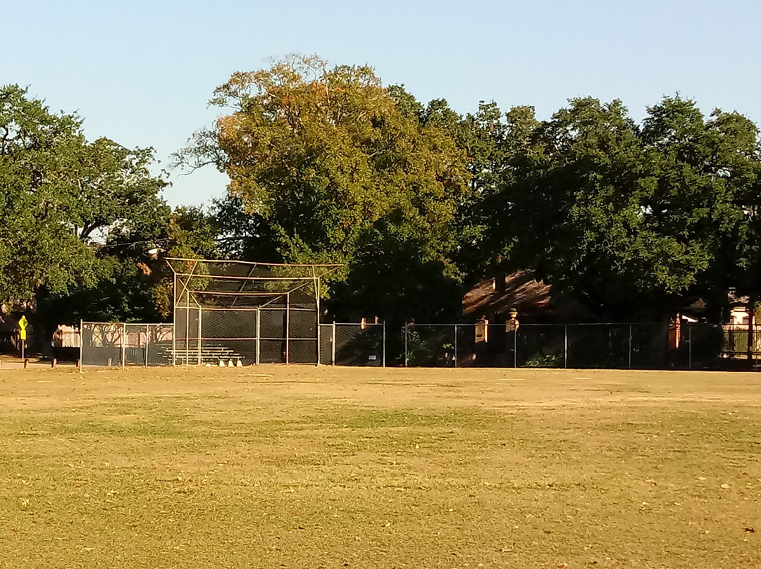 Girard Park Center景点图片