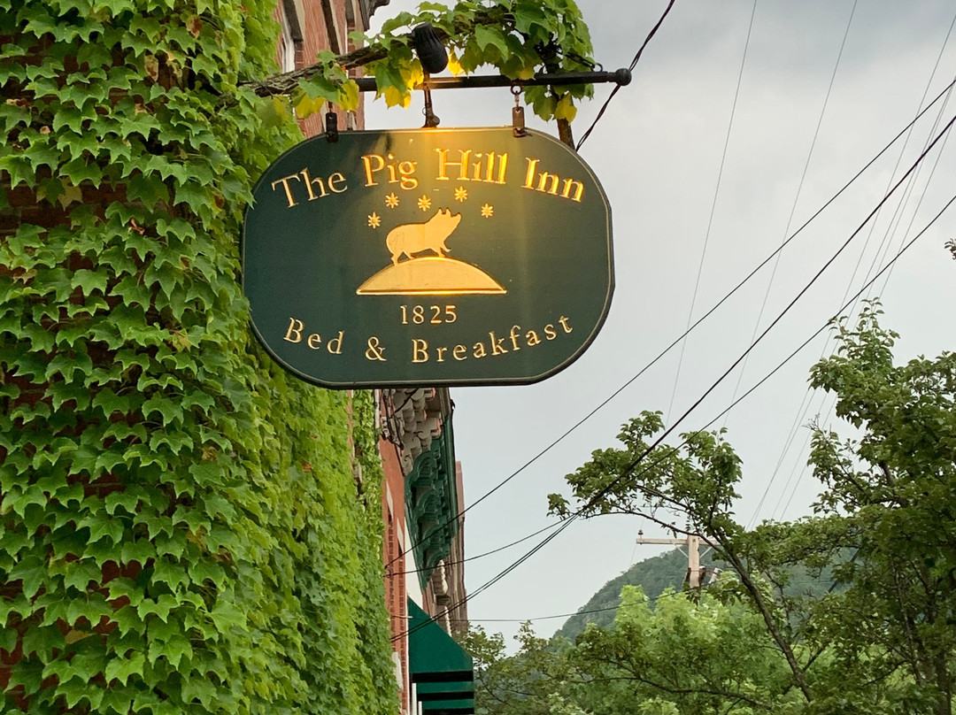 Pig Hill Inn主图