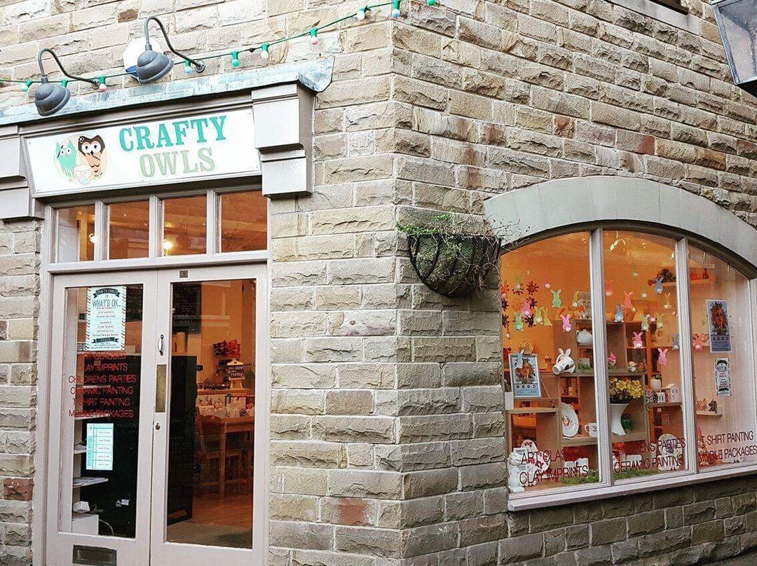 Crafty Owls Pottery and Art Studio景点图片