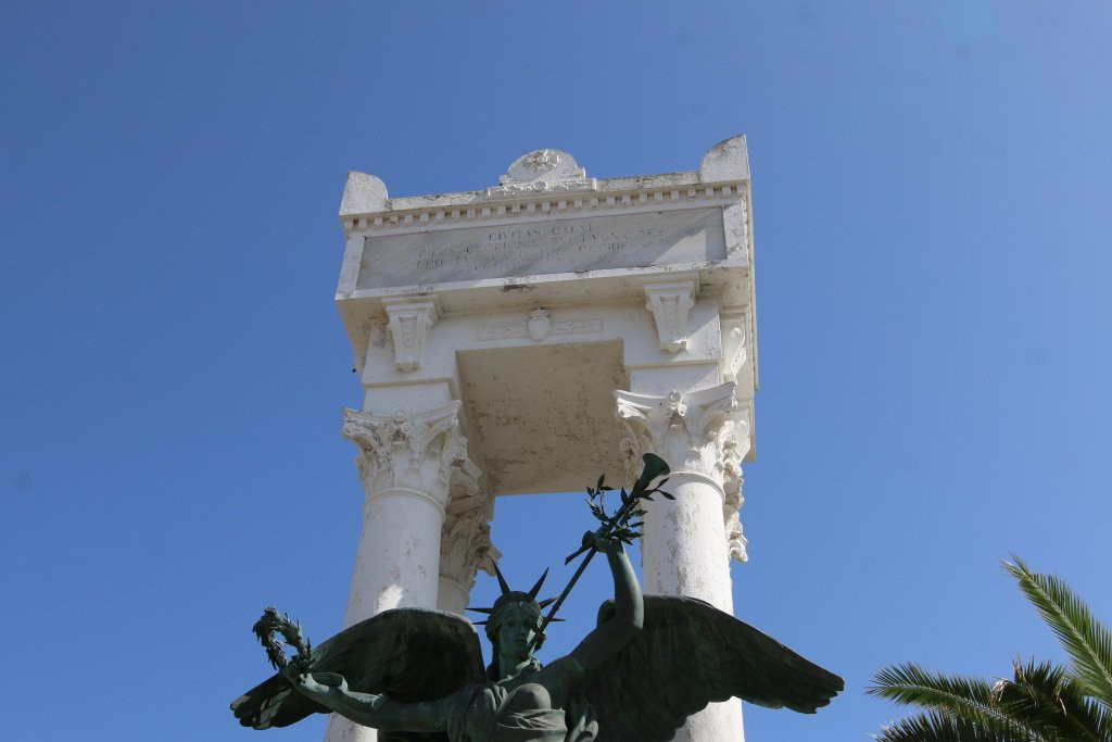 Monument aux Morts-卡尔维必去景点