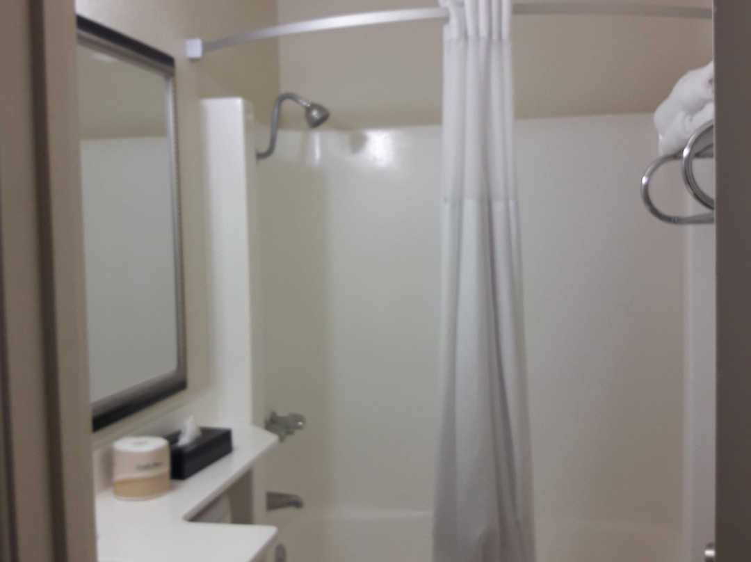 霍华德约翰逊普安那公园大酒店主图