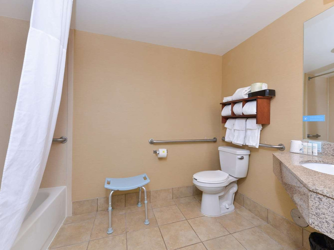 Hampton Inn Columbus-East主图