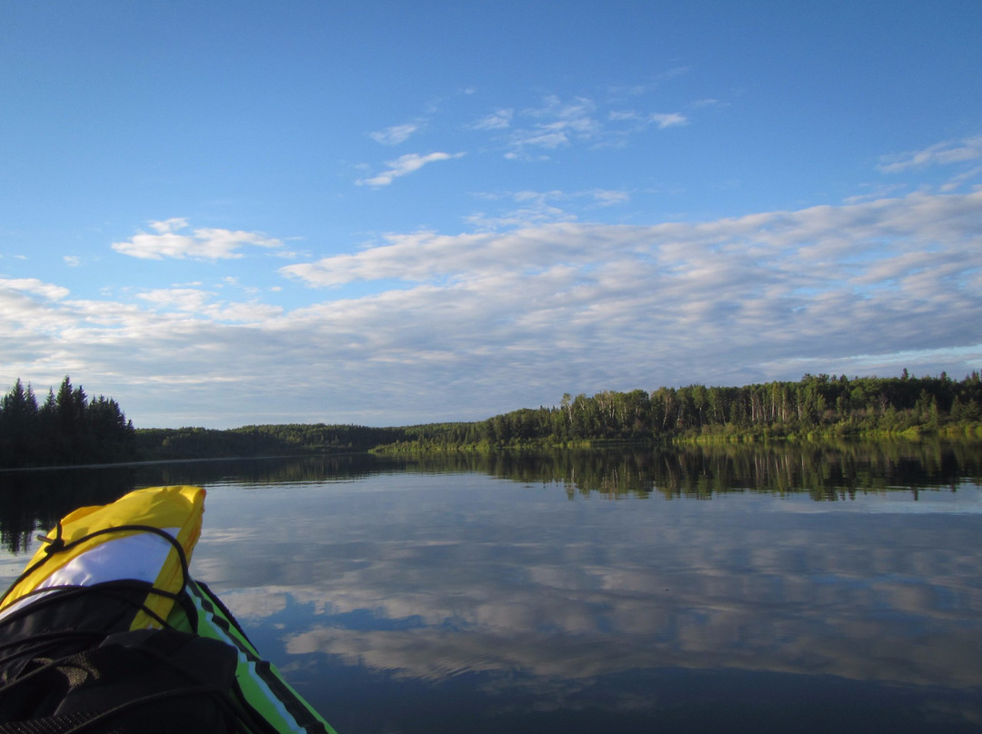 Figure Eight Lake Provincial Recreation Area景点图片