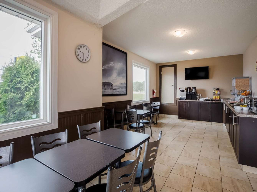 Super 8 by Wyndham Smoky Lake主图