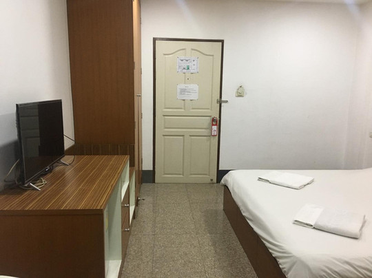 曼谷沃拉达宫酒店主图