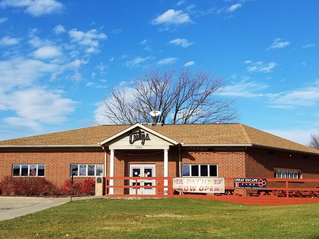 Fairborn旅游景点-Tuty's Bar And Grill
