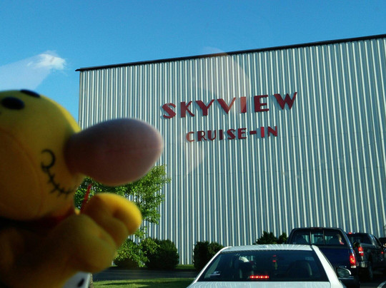 Hide A Way Hills旅游景点-Skyview Cruise-in Theatre