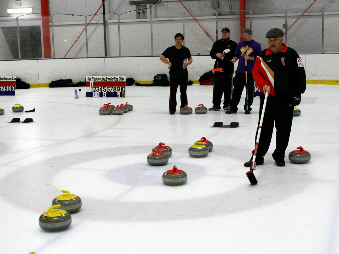 Stateline旅游景点-Lake Tahoe Epic Curling