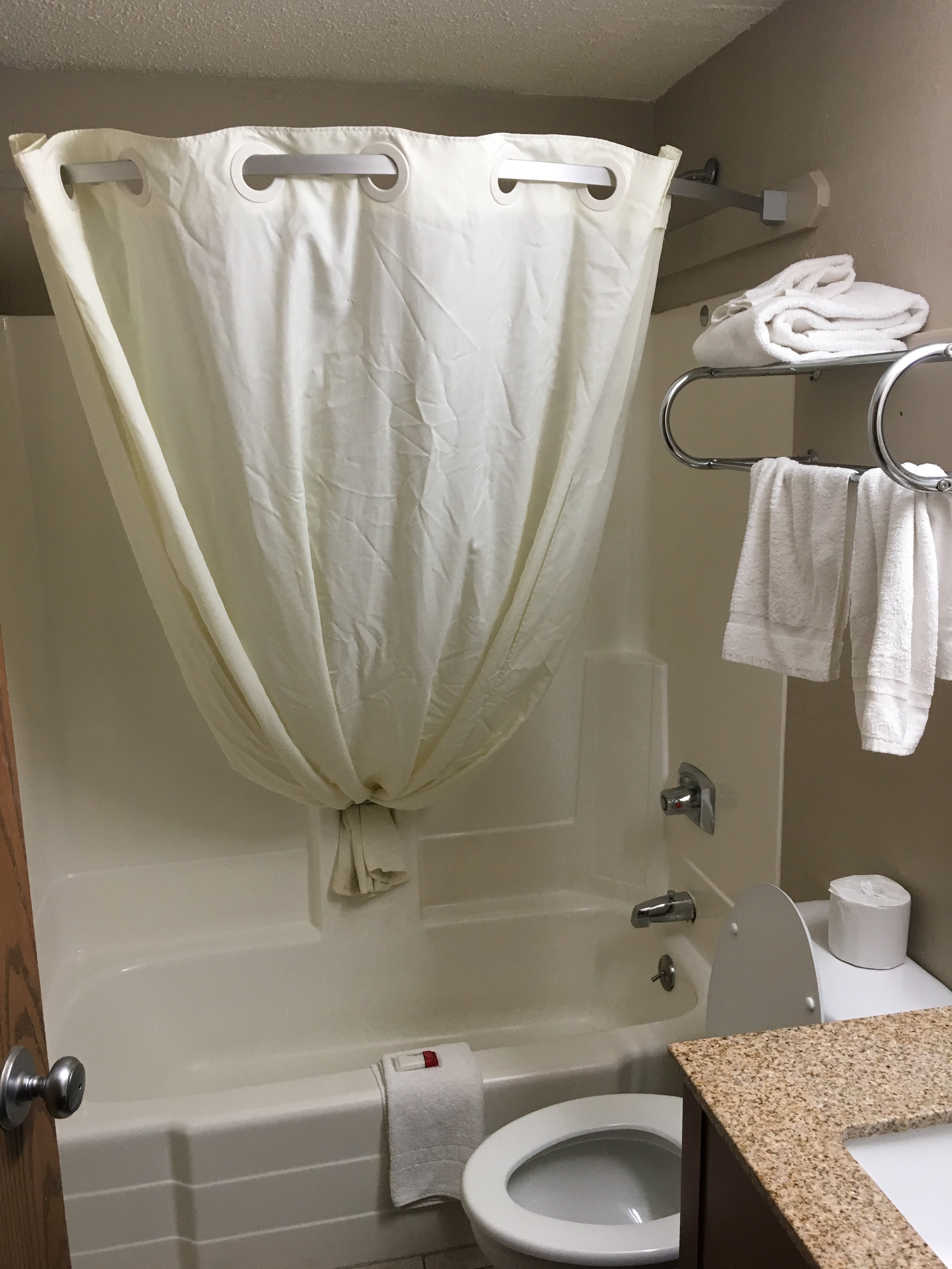 Super 8 by Wyndham Miles City-浴室