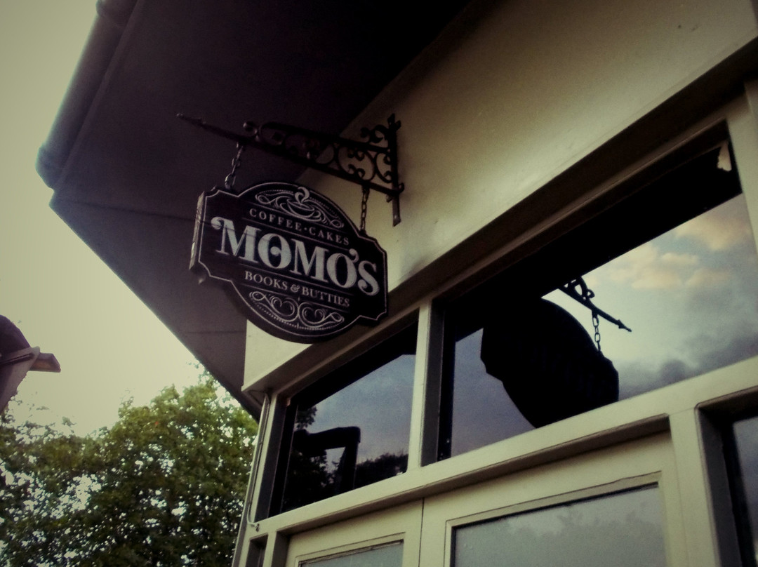 Momo's