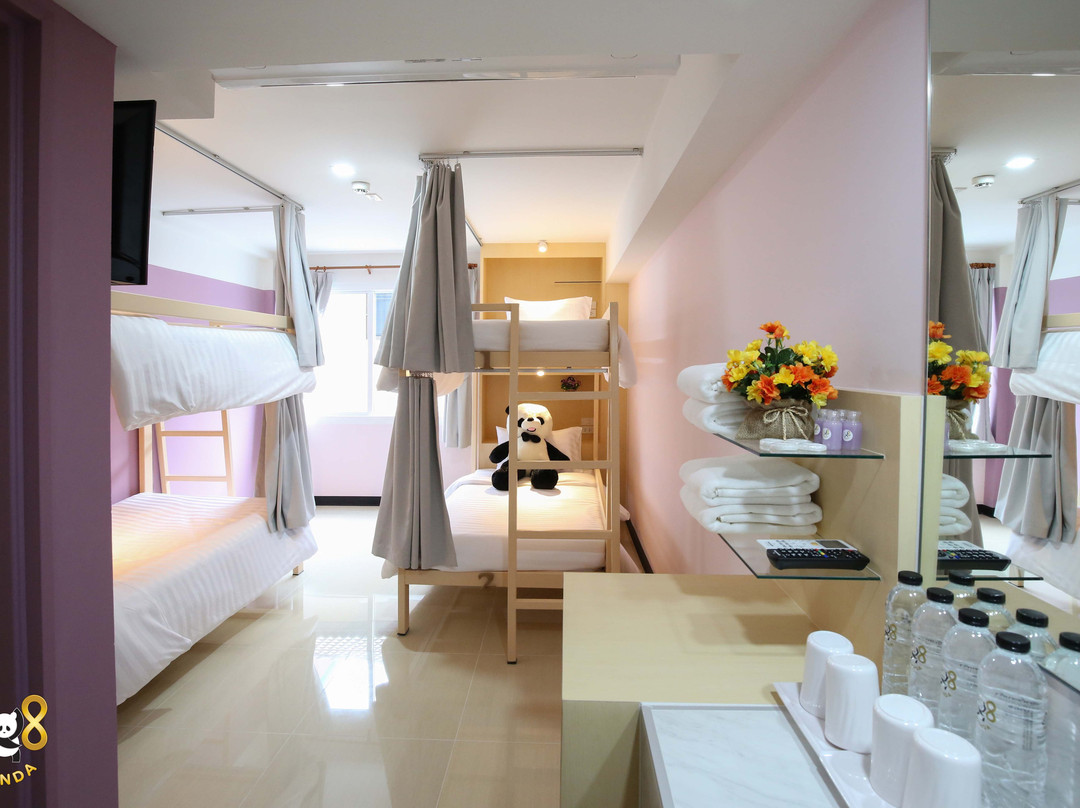Lucky Panda Hotel主图