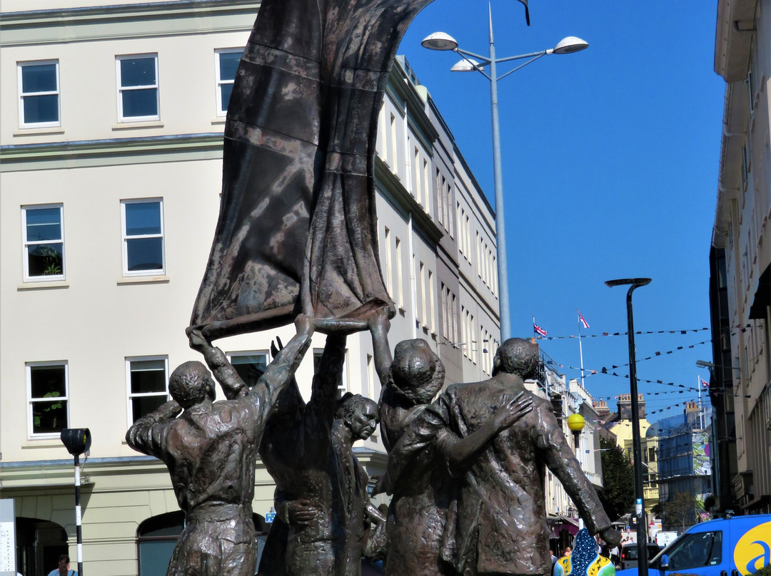 Liberation Sculpture-St. Helier必去景点