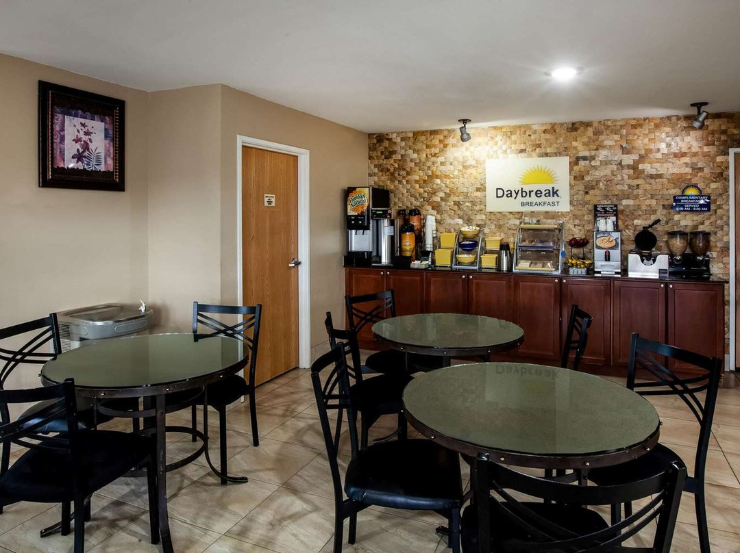 Days Inn by Wyndham Sulphur LA主图