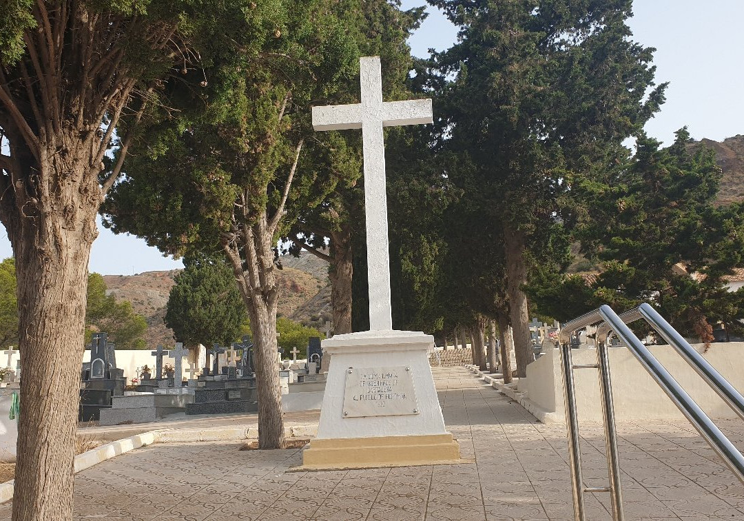 Cementerio Santiago Apostol-Portman必去景点