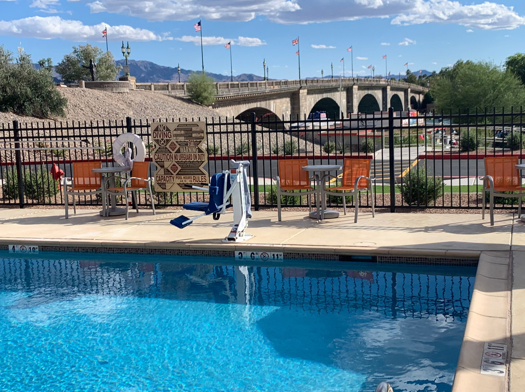 Holiday Inn Express & Suites Lake Havasu - London Bridge by IHG主图