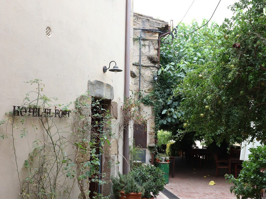 Hotel Restaurante El Fort主图