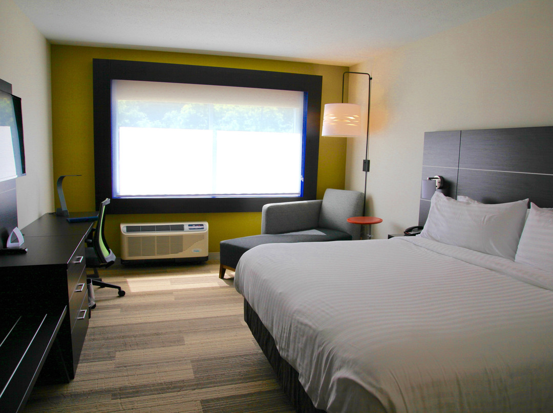 Holiday Inn Express & Suites Oswego By IHG主图