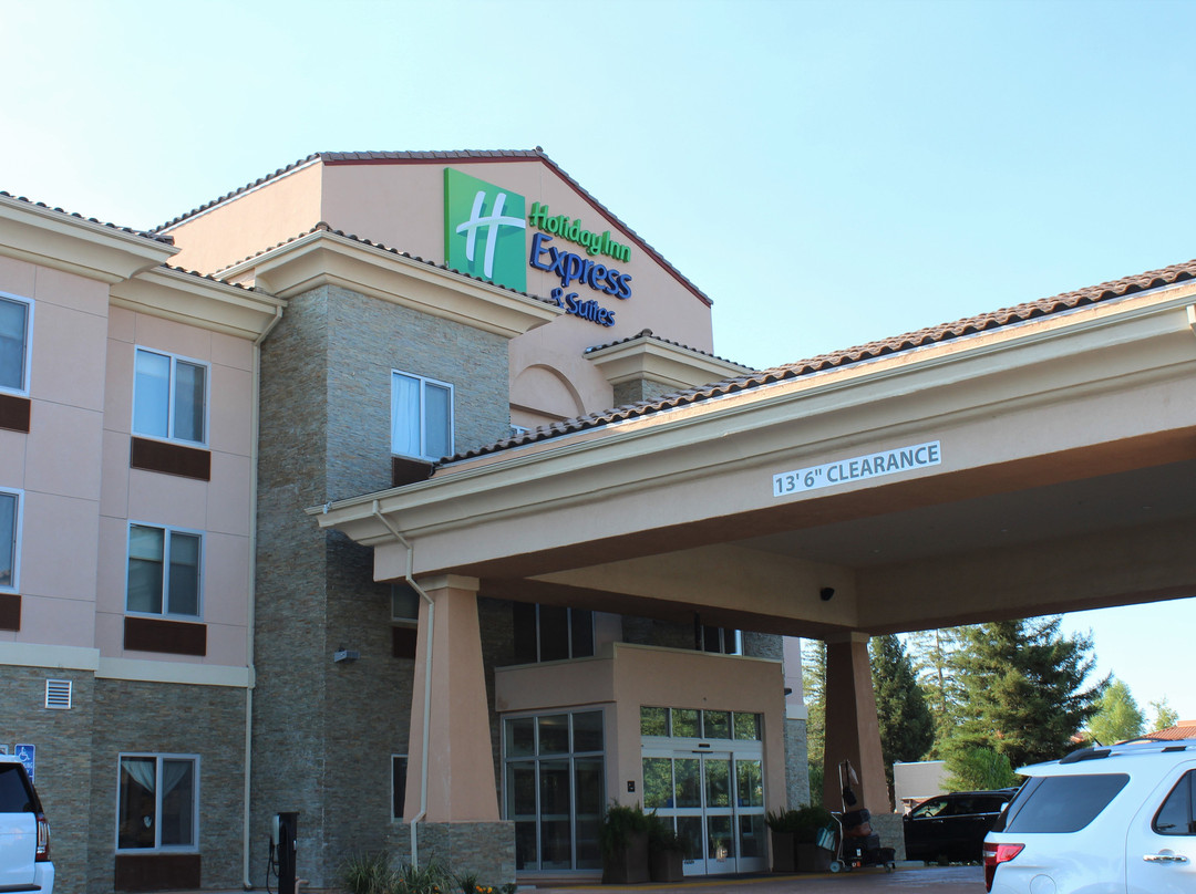 Holiday Inn Express & Suites Redding By IHG主图