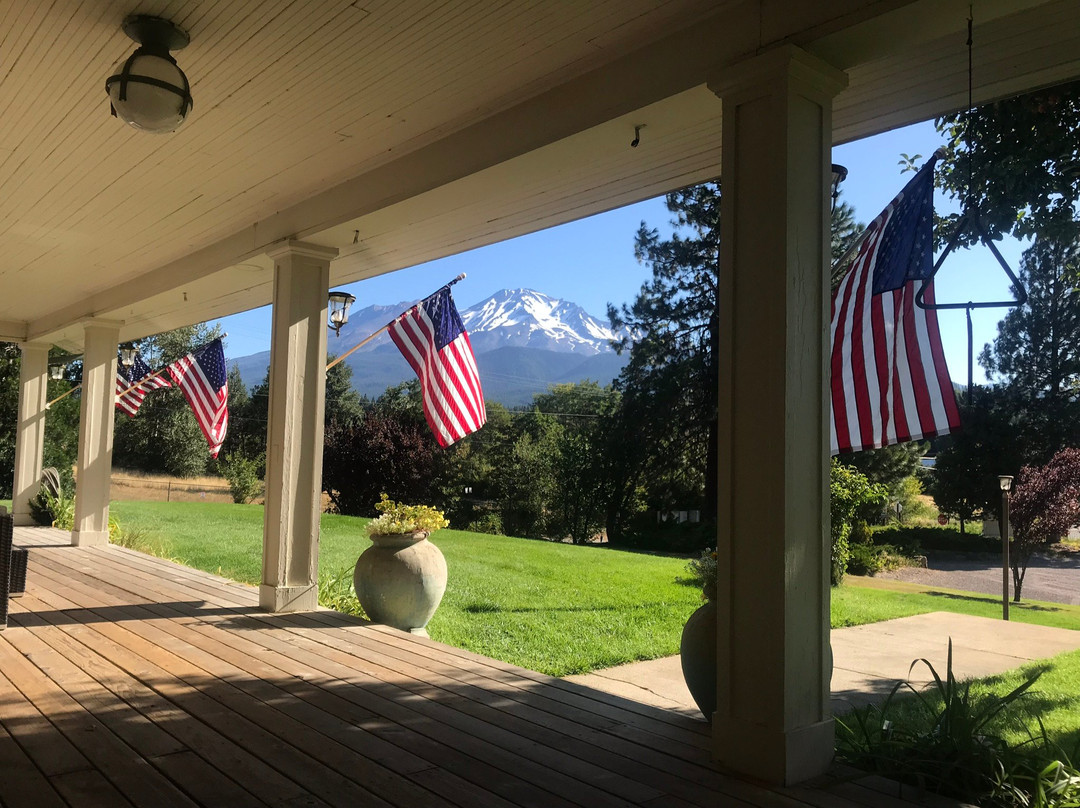 Mount Shasta Ranch Bed & Breakfast主图