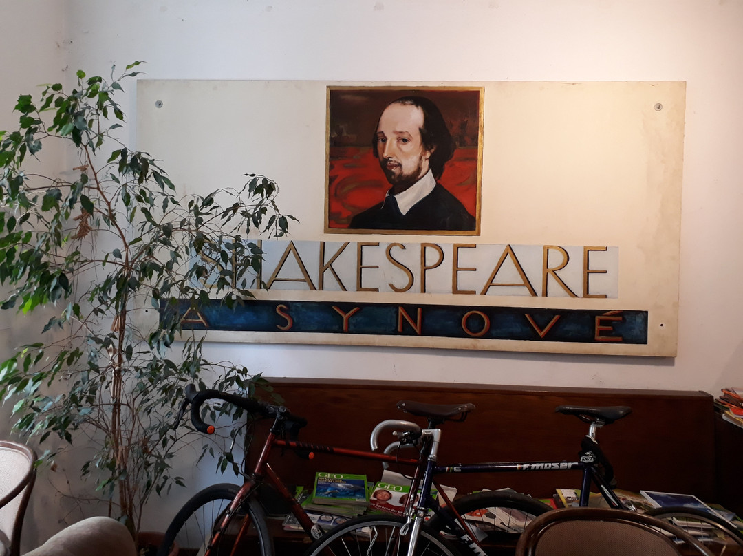 Shakespear and Sons Bookstore景点图片