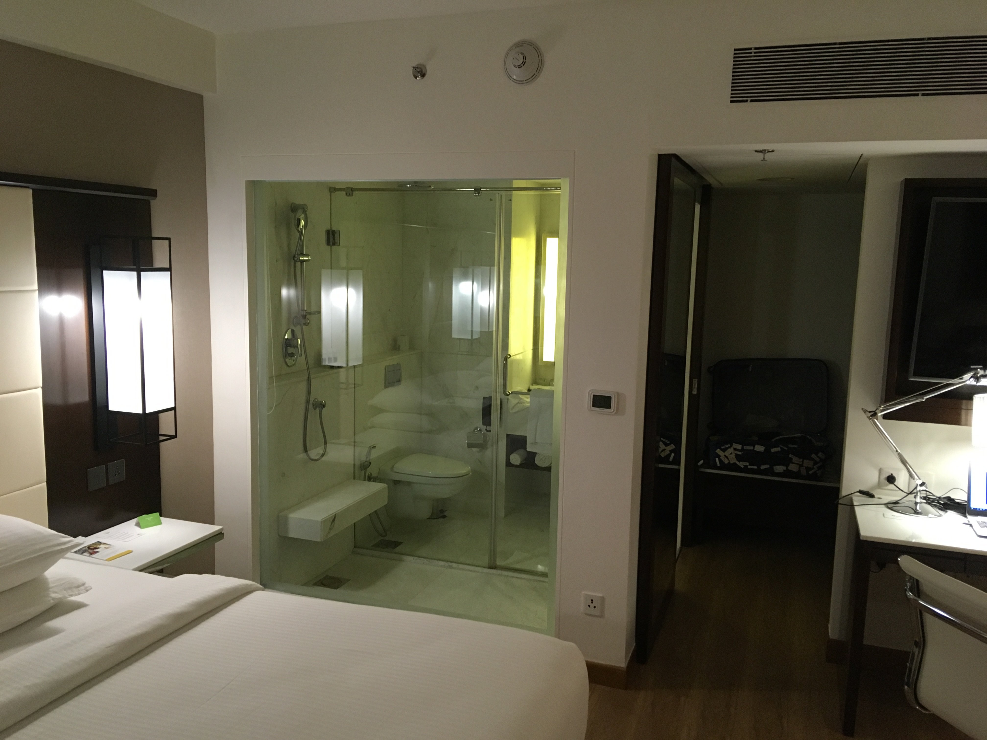 Courtyard Surat-浴室