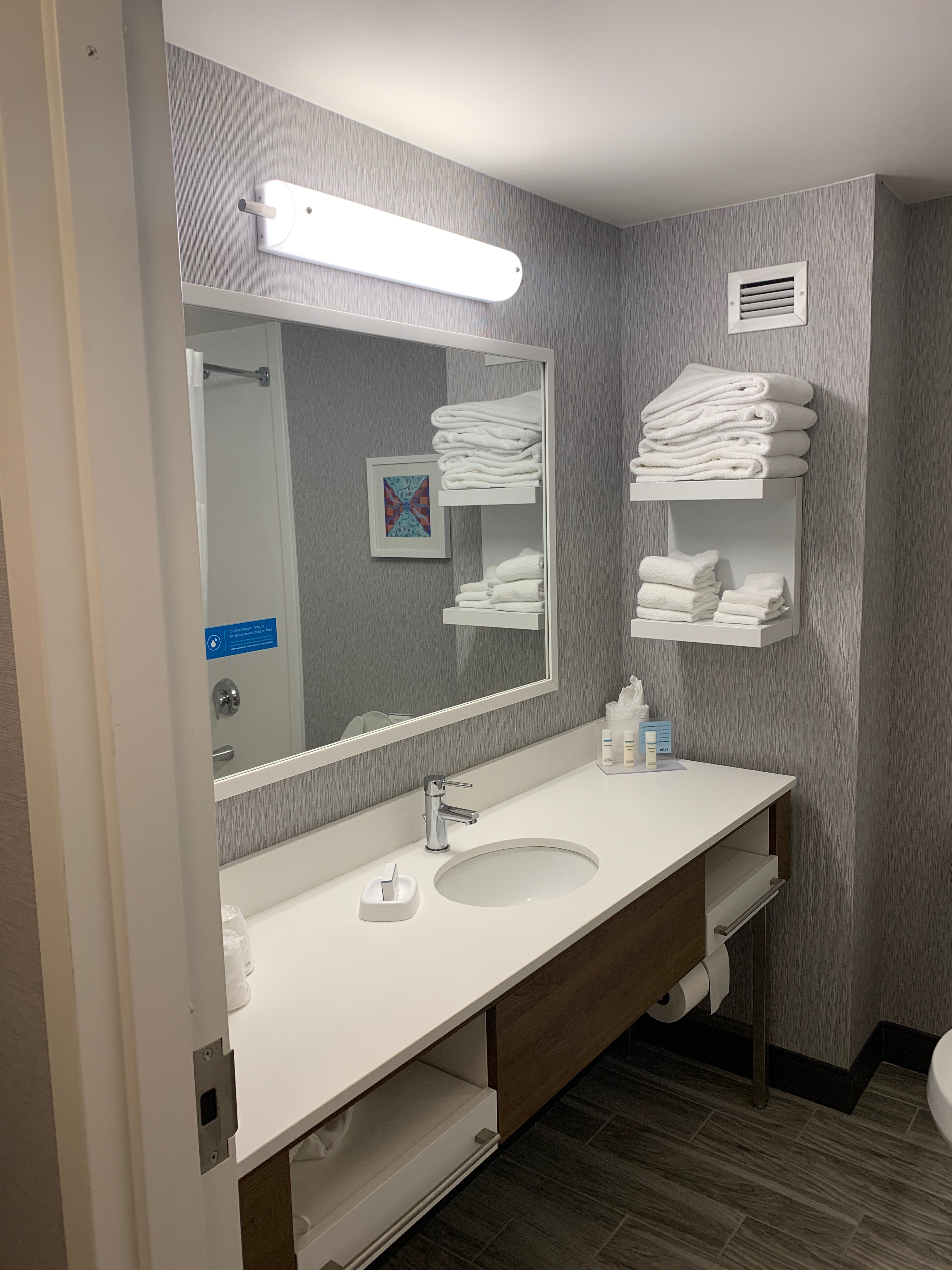 Hampton Inn Easton-浴室
