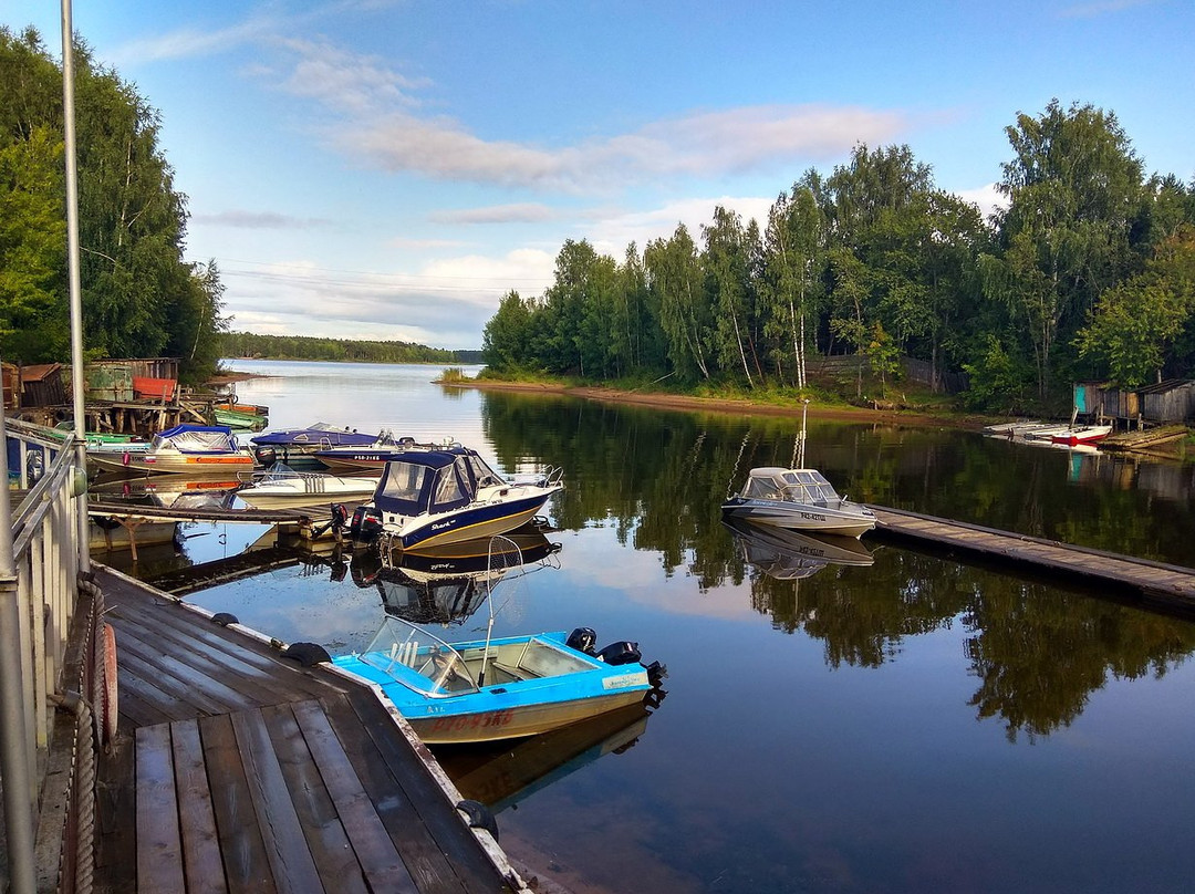 Gostinichnyy rybolovno-okhotnichiy kompleks "Aleksandrovskiy prichal"主图