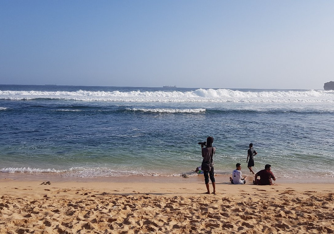 Sadranan Beach景点图片