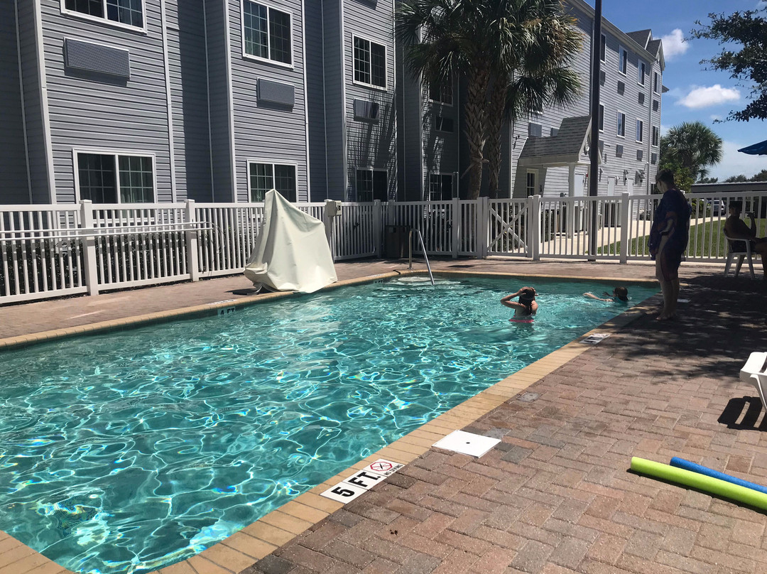 春山 / 威基沃奇温德姆麦克洛特-加龙省套房酒店主图