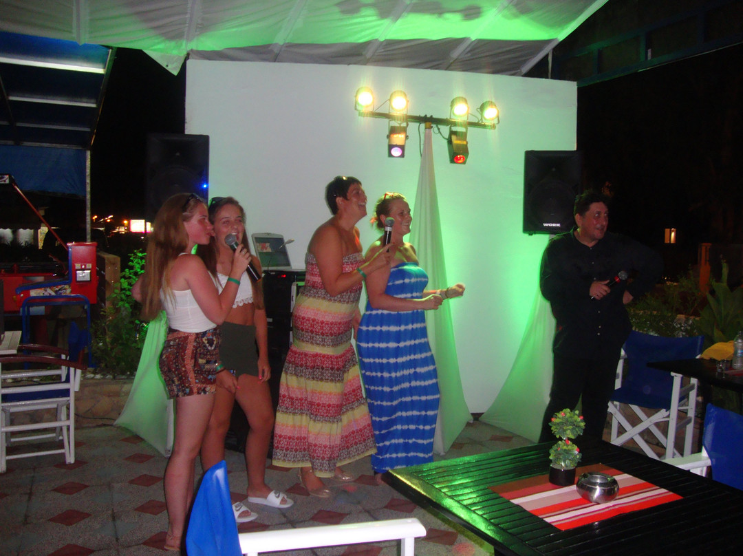 Cocktails & Dreams Lardos-Lardos必去景点