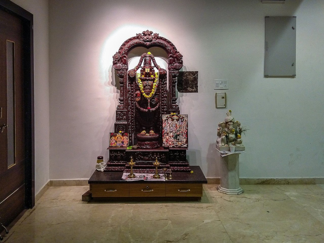 OYO 30085 Hotel Sri7 Inn