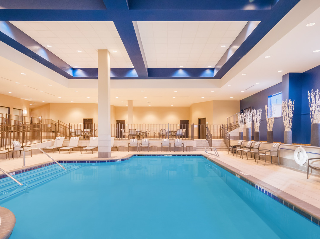 Holiday Inn Terre Haute by IHG主图